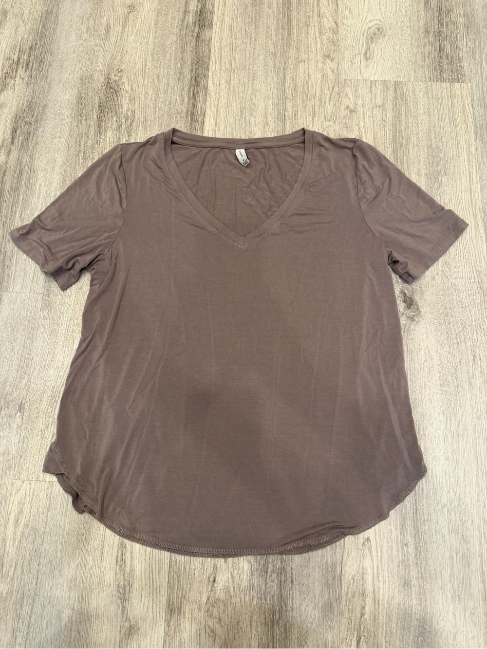 Gentle Fawn Medium Taupe V Neck Tee NWOT Soft Stretchy Top